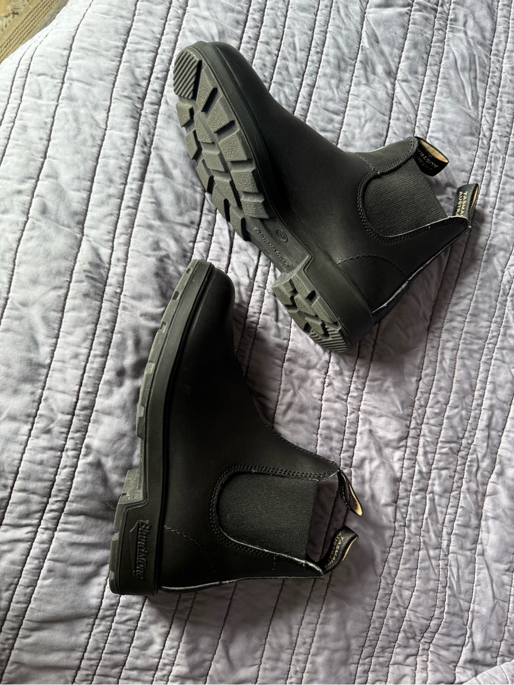 Blundstone Black Leather Chelsea Boots